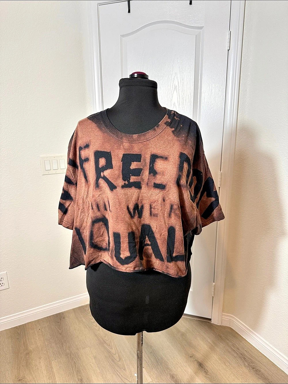 Hanes Abstract Graphic Tee “NO FREEDOM UNTIL WE’RE EQUAL” Brown Black Size 2XL